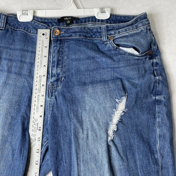 Ellos Women’s Plus Size‎ 18 Frayed Destructed Stretch Ankle Cropped Jeans - Picture 9 of 12